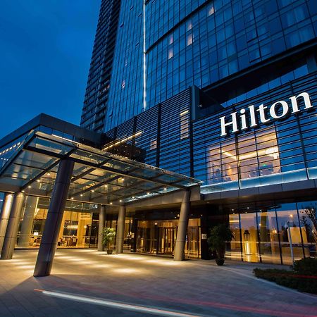 Hilton Wuhan Yangtze Riverside Ngoại thất bức ảnh