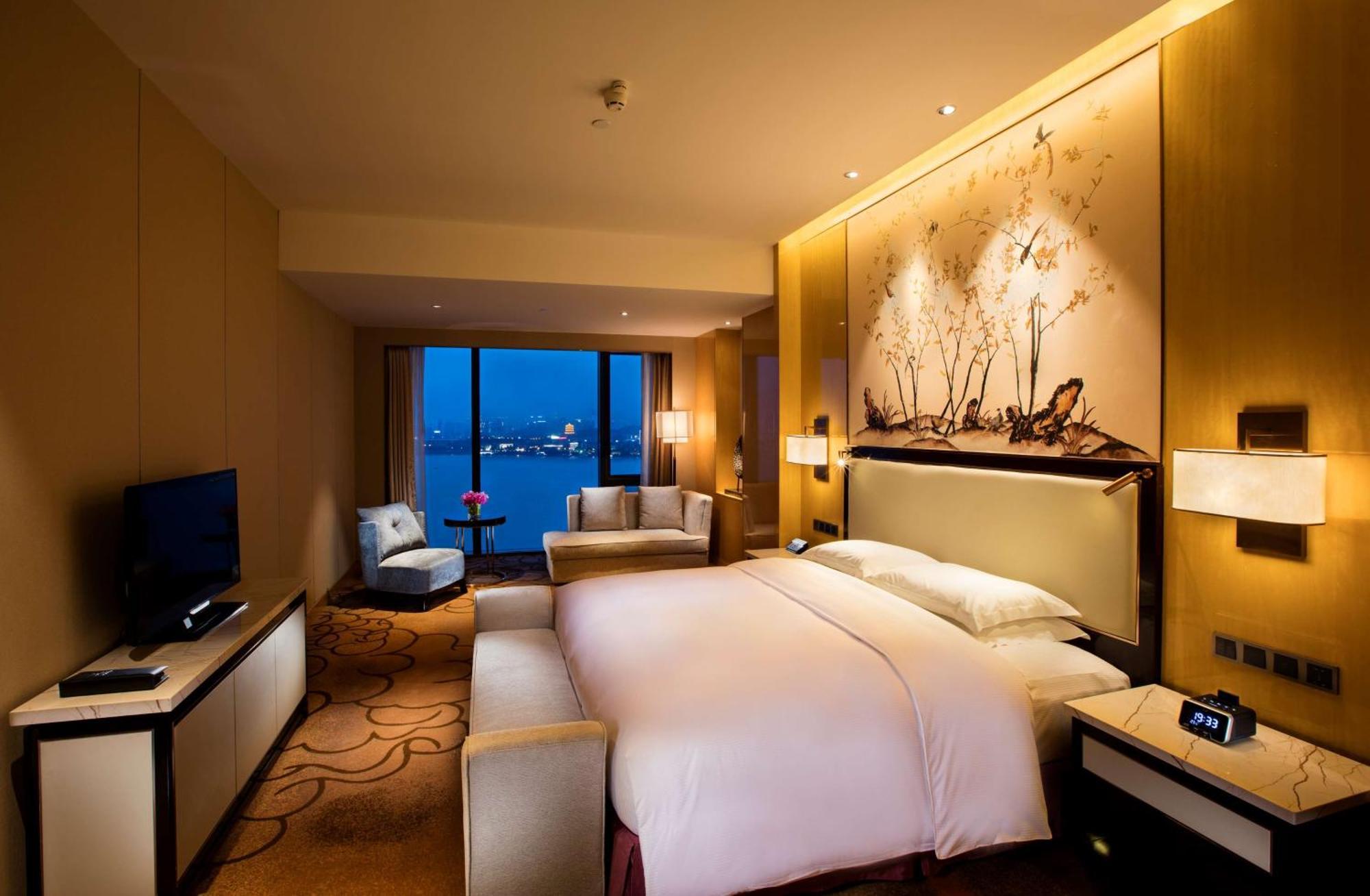 Hilton Wuhan Yangtze Riverside Ngoại thất bức ảnh