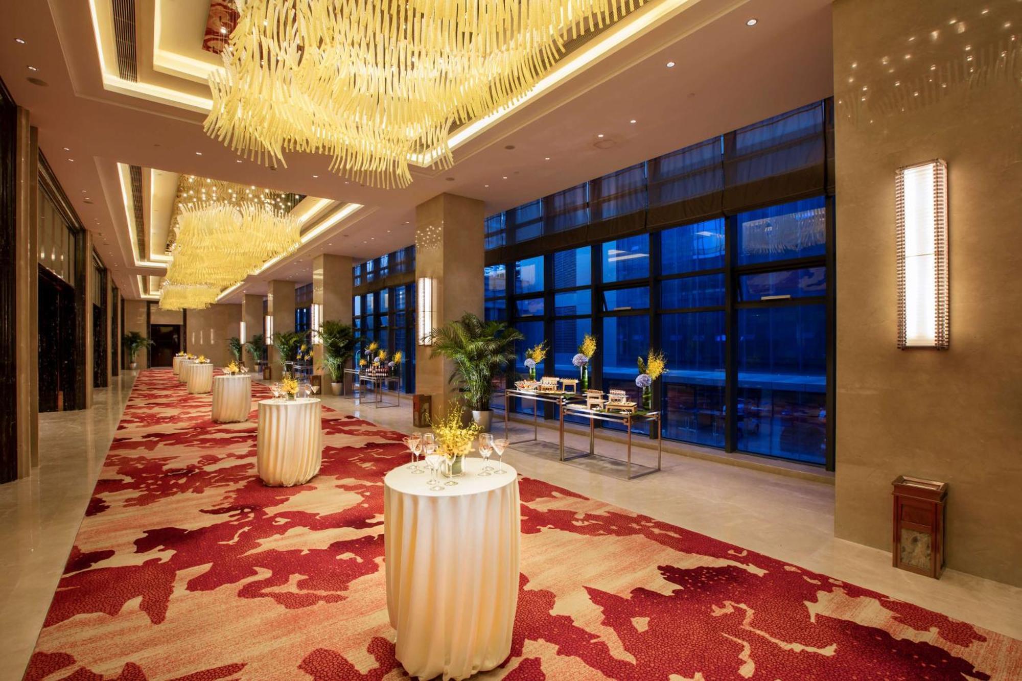 Hilton Wuhan Yangtze Riverside Ngoại thất bức ảnh