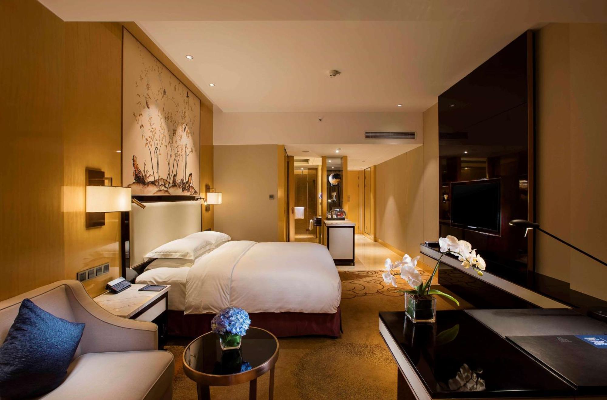 Hilton Wuhan Yangtze Riverside Ngoại thất bức ảnh