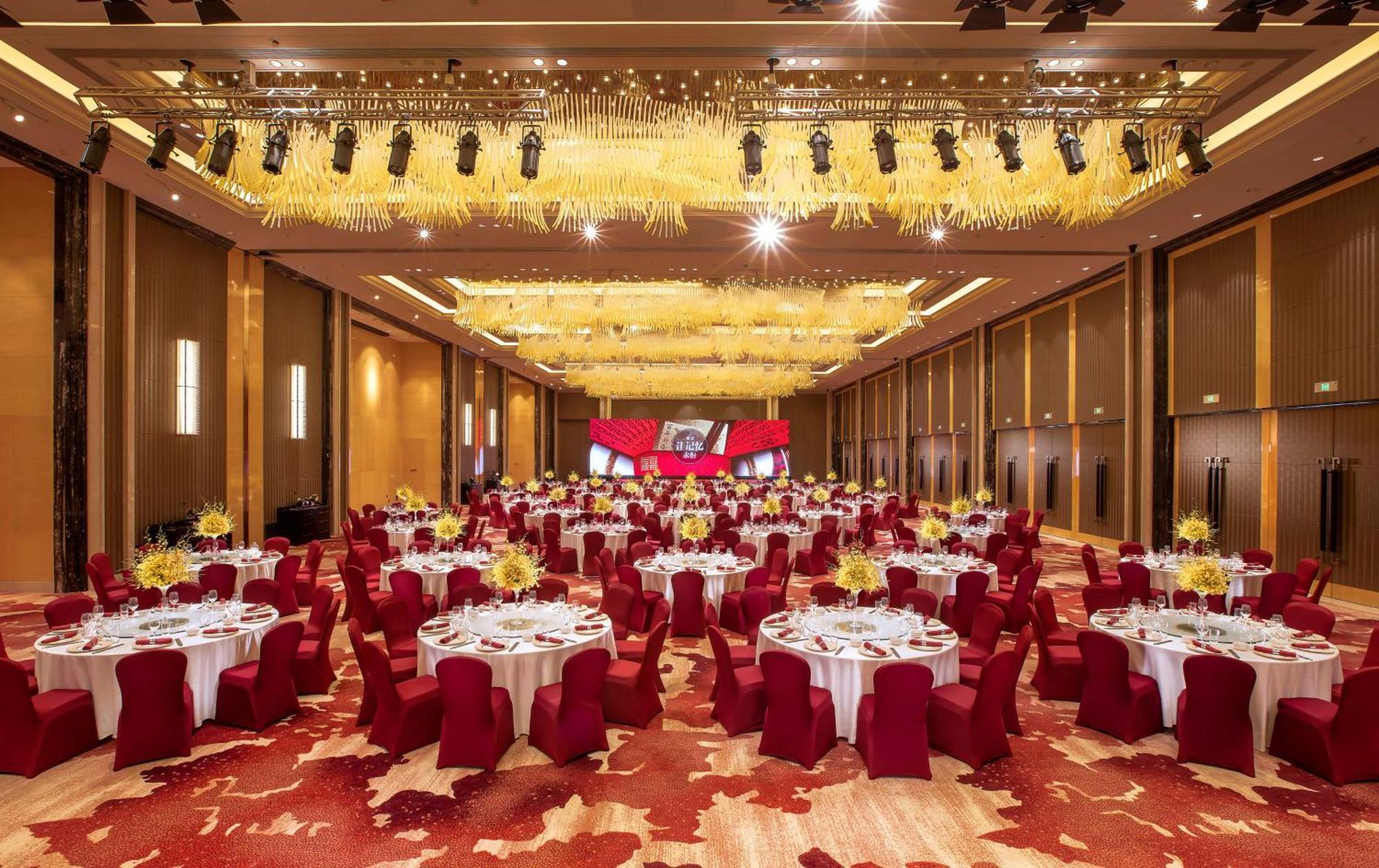 Hilton Wuhan Yangtze Riverside Ngoại thất bức ảnh