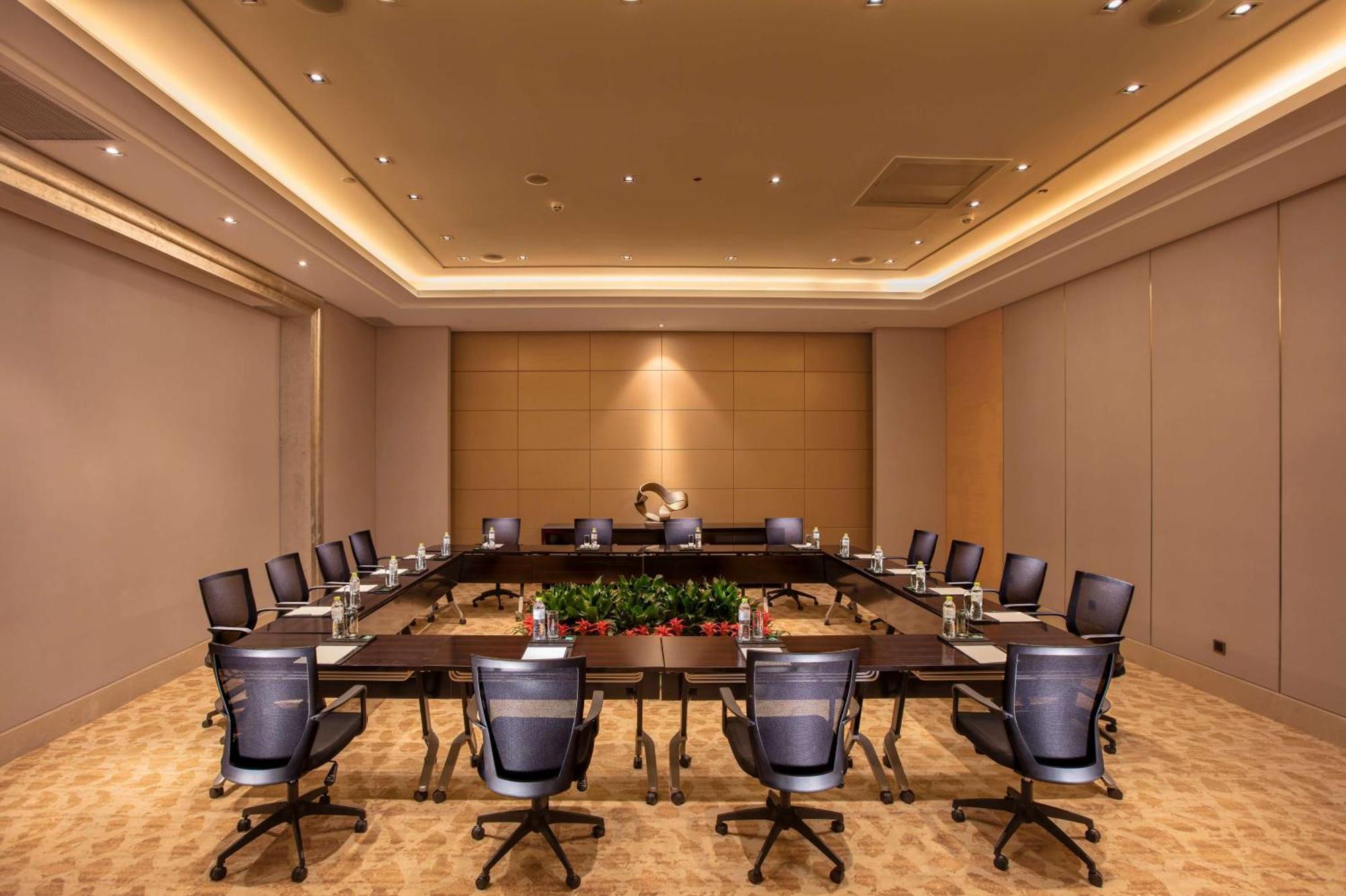 Hilton Wuhan Yangtze Riverside Ngoại thất bức ảnh