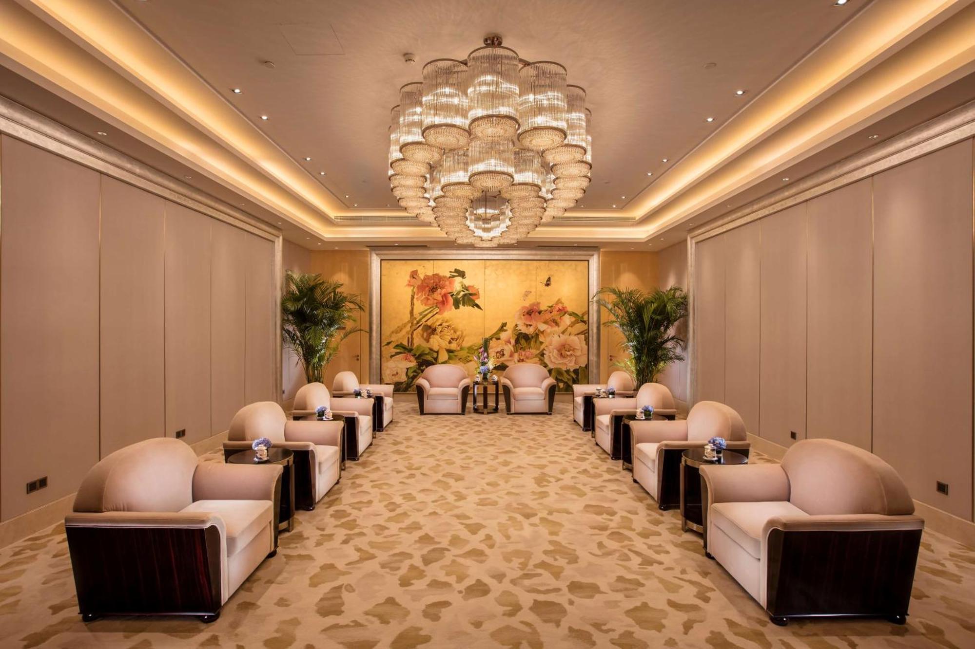 Hilton Wuhan Yangtze Riverside Ngoại thất bức ảnh