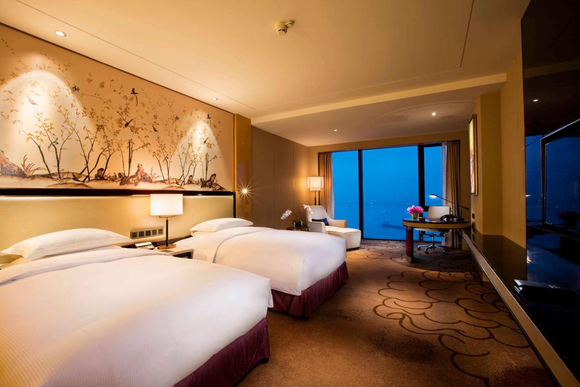 Hilton Wuhan Yangtze Riverside Ngoại thất bức ảnh