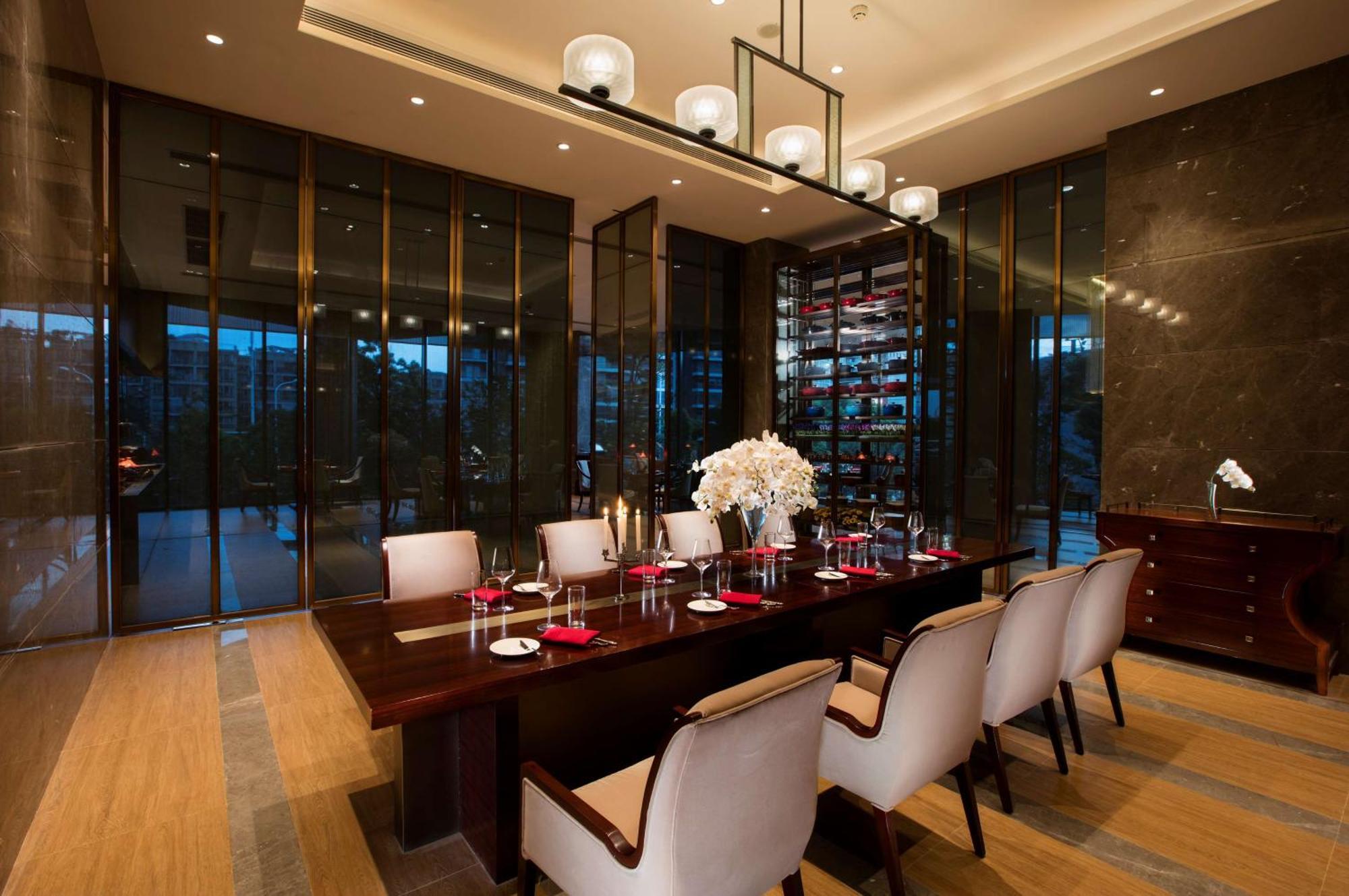 Hilton Wuhan Yangtze Riverside Ngoại thất bức ảnh