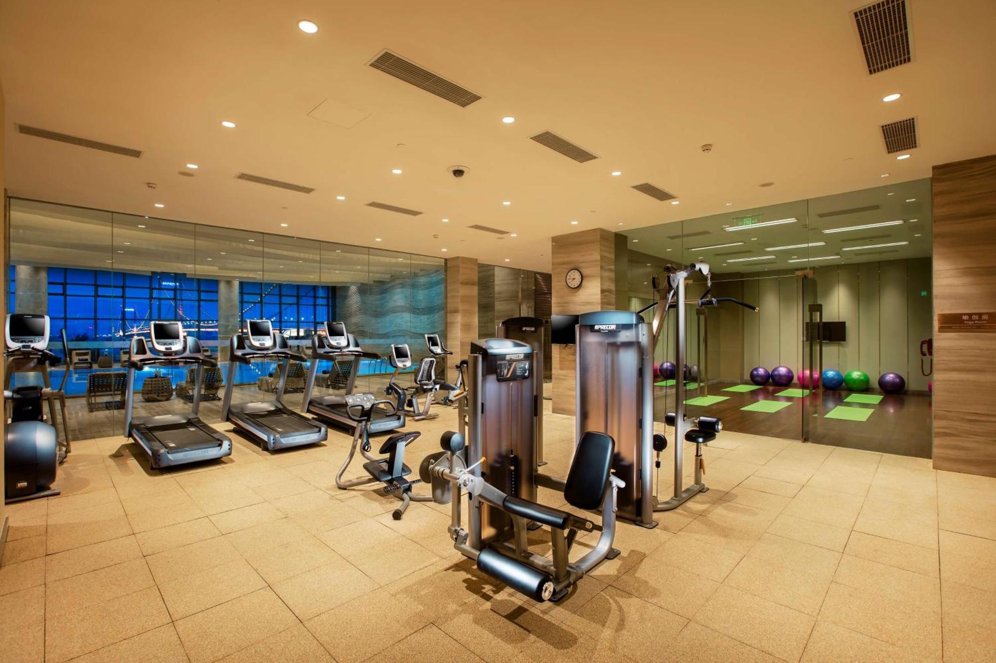 Hilton Wuhan Yangtze Riverside Ngoại thất bức ảnh