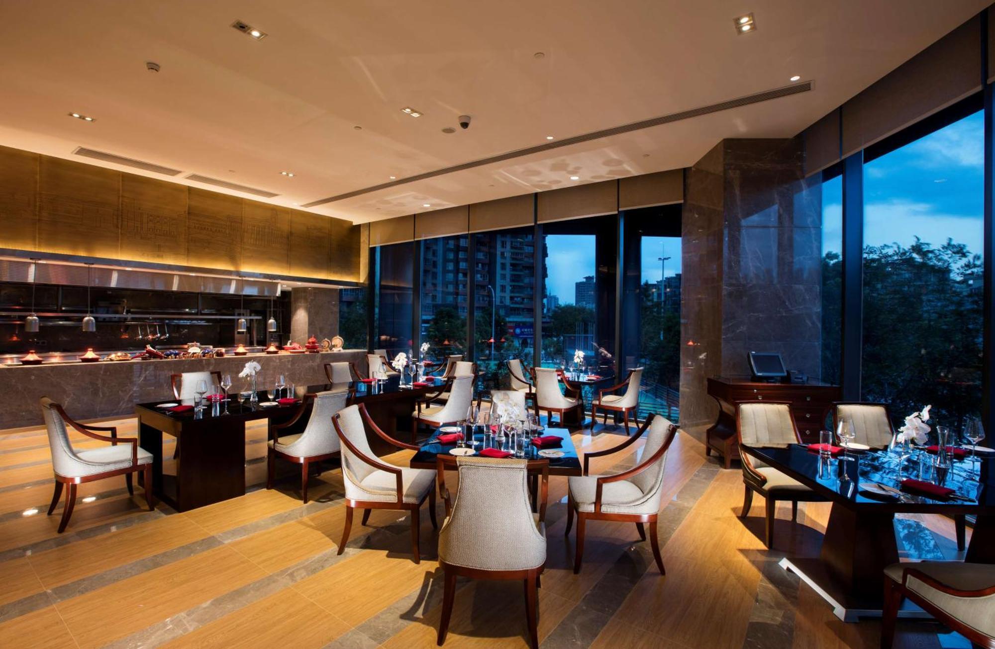 Hilton Wuhan Yangtze Riverside Ngoại thất bức ảnh