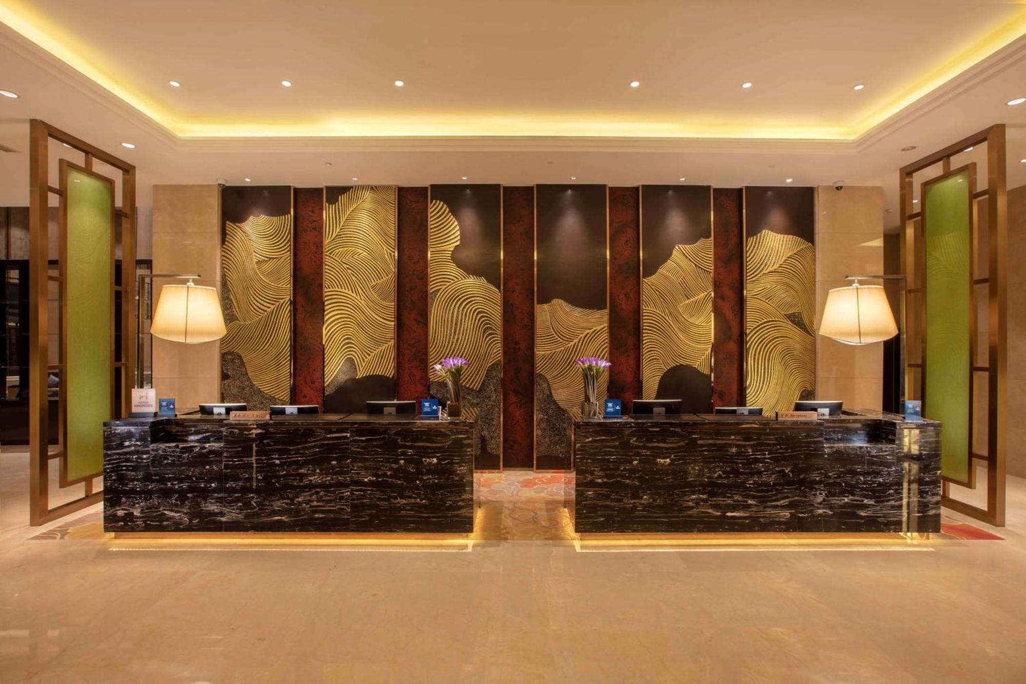 Hilton Wuhan Yangtze Riverside Ngoại thất bức ảnh