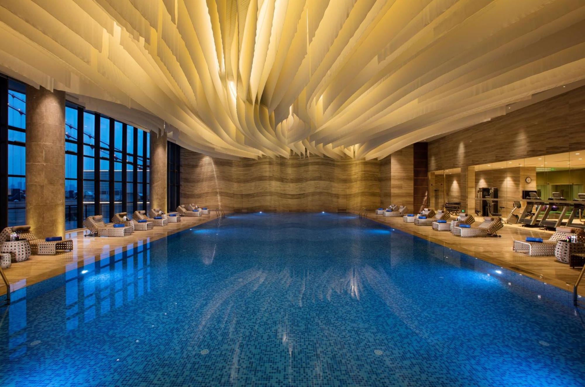 Hilton Wuhan Yangtze Riverside Ngoại thất bức ảnh