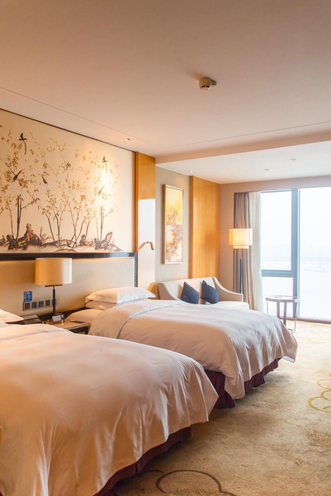 Hilton Wuhan Yangtze Riverside Ngoại thất bức ảnh