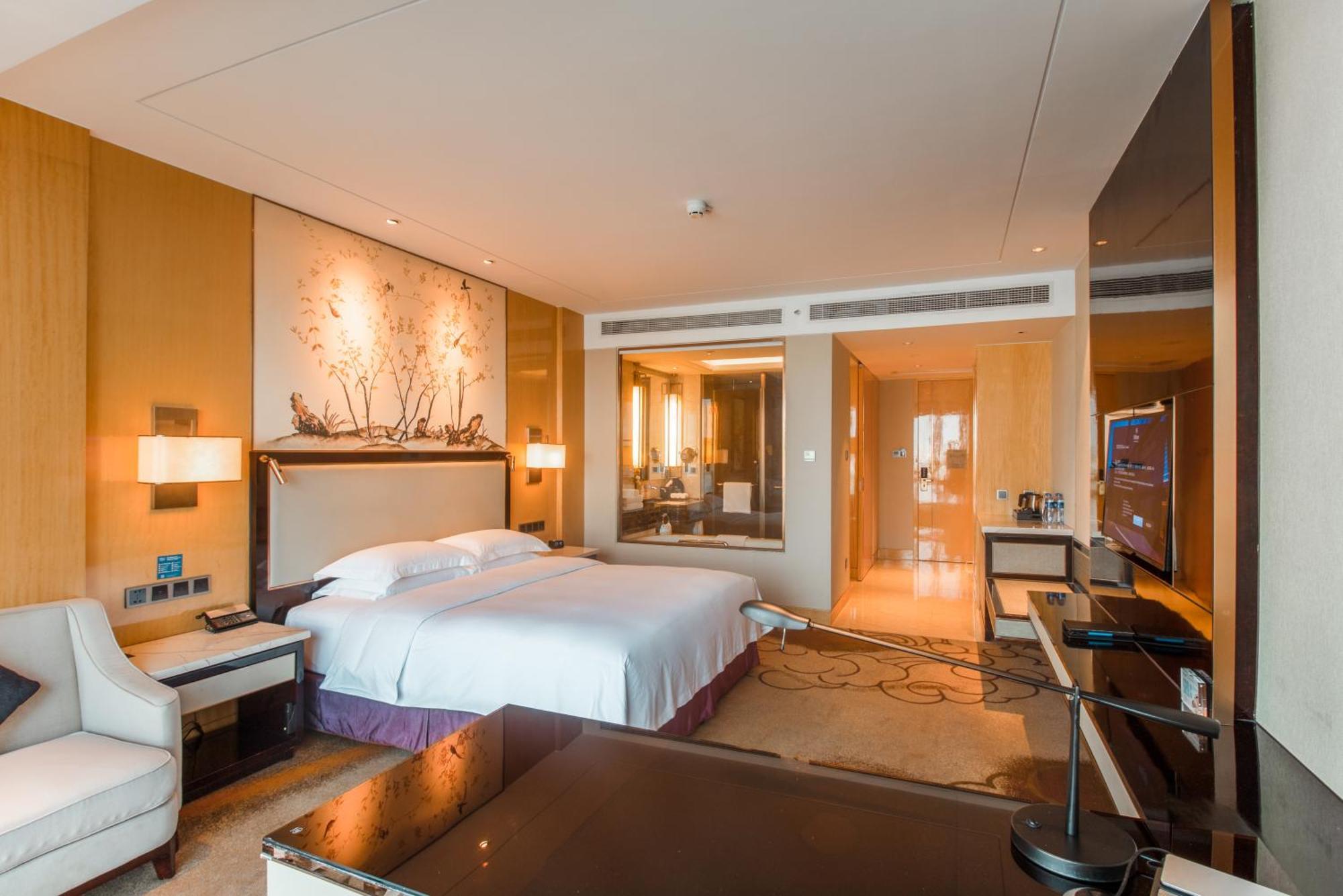 Hilton Wuhan Yangtze Riverside Ngoại thất bức ảnh