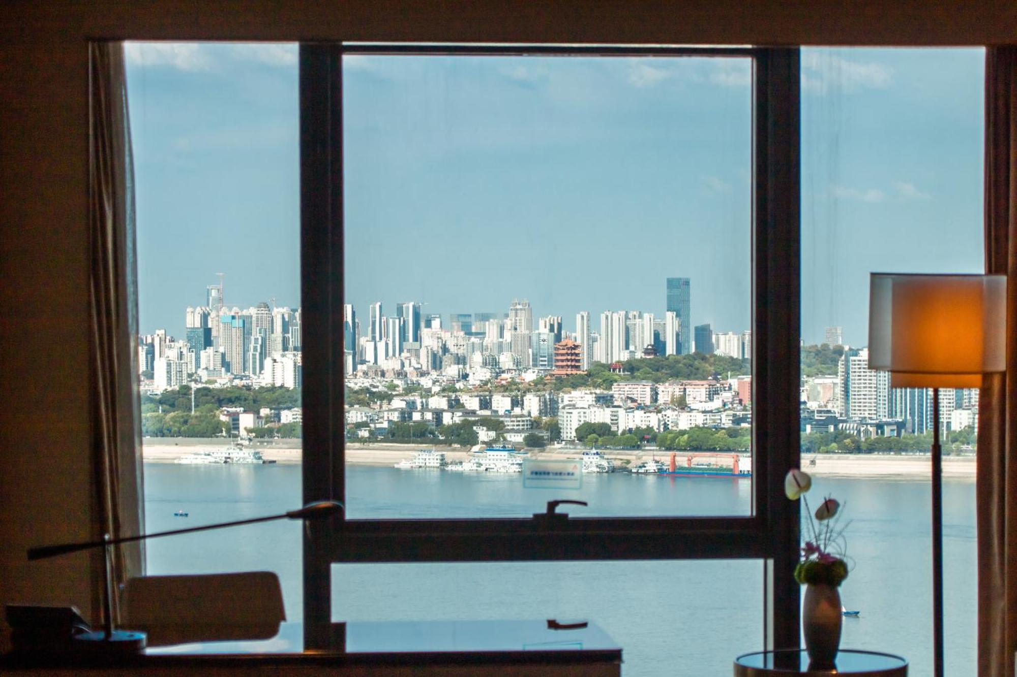 Hilton Wuhan Yangtze Riverside Ngoại thất bức ảnh