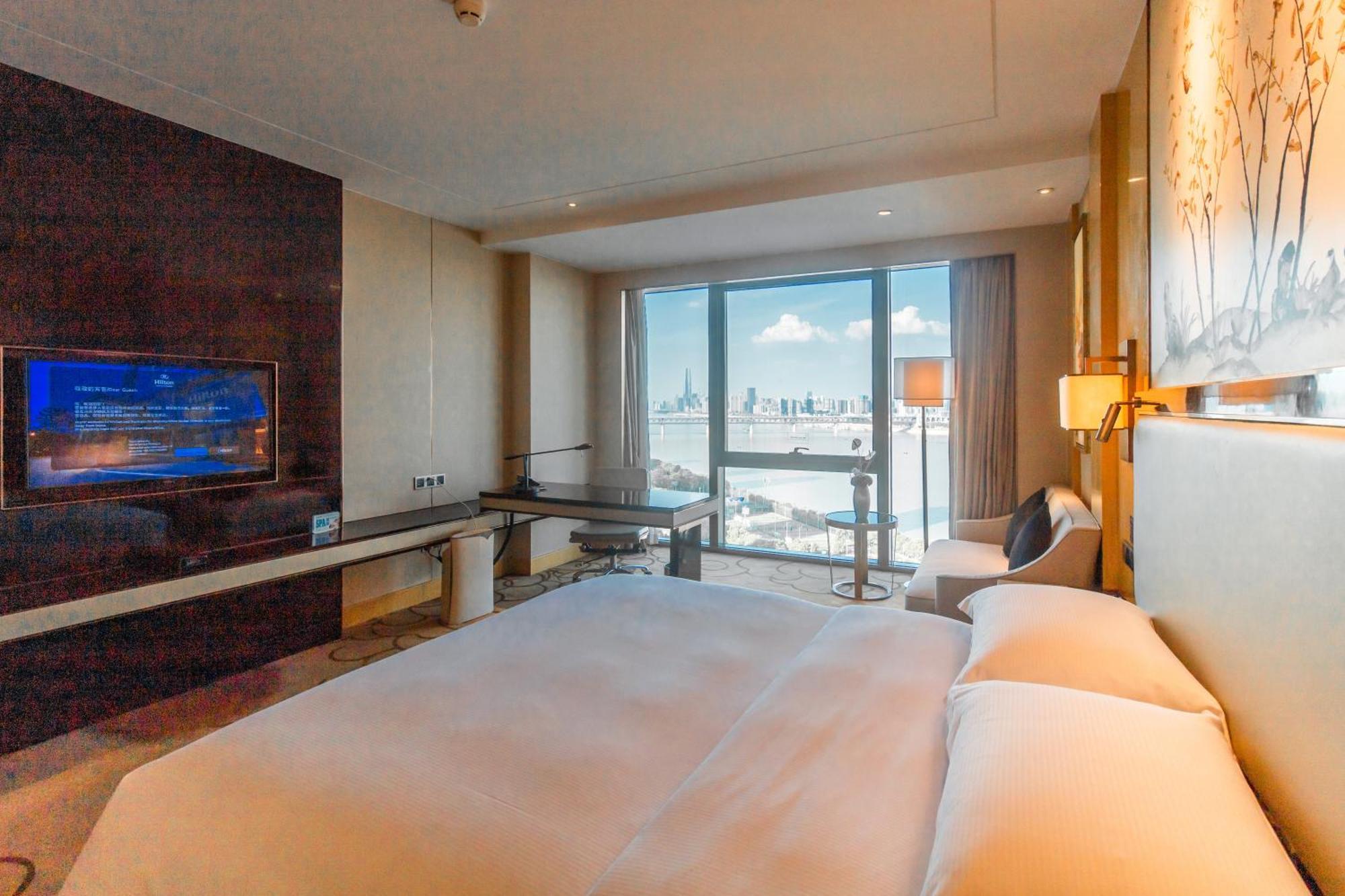 Hilton Wuhan Yangtze Riverside Ngoại thất bức ảnh