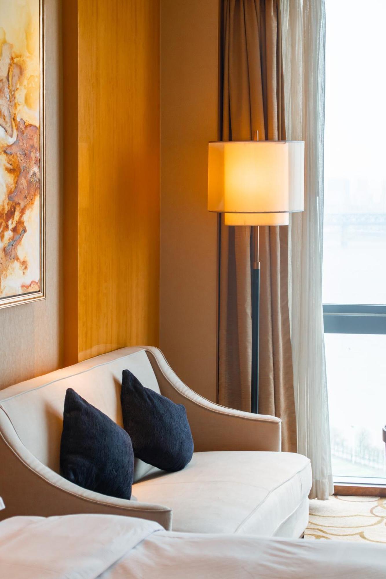 Hilton Wuhan Yangtze Riverside Ngoại thất bức ảnh