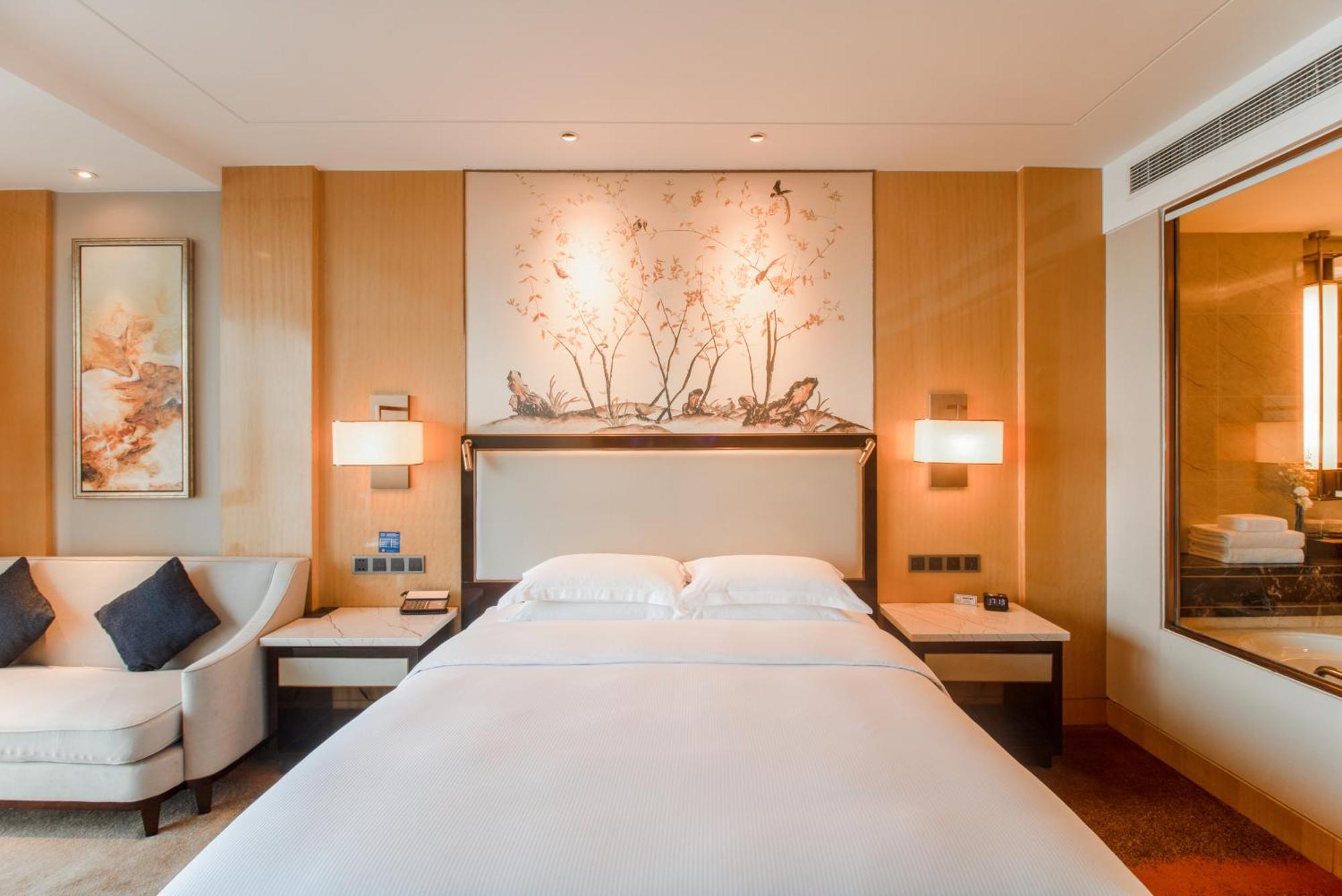 Hilton Wuhan Yangtze Riverside Ngoại thất bức ảnh